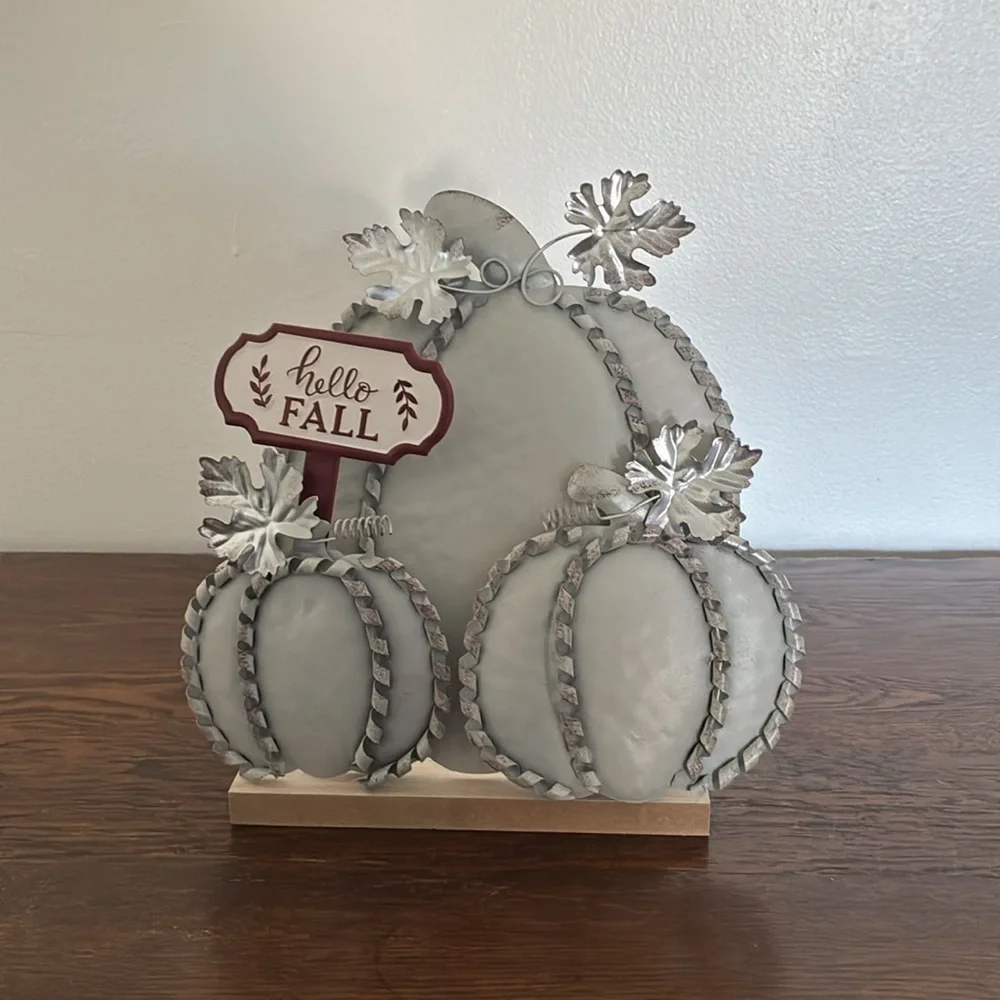 NWT- Silver Metal Pumpkins Trio Decoration w/ Hello Fall Sign on Wood Base 🍁